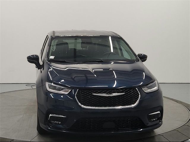 2023 Chrysler Pacifica Touring-L