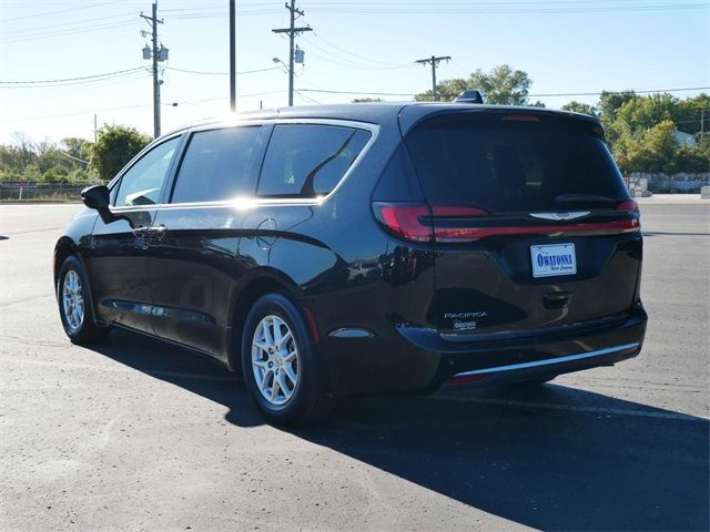 2023 Chrysler Pacifica Touring-L