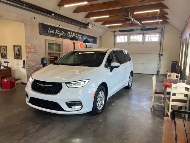 2023 Chrysler Pacifica Touring-L