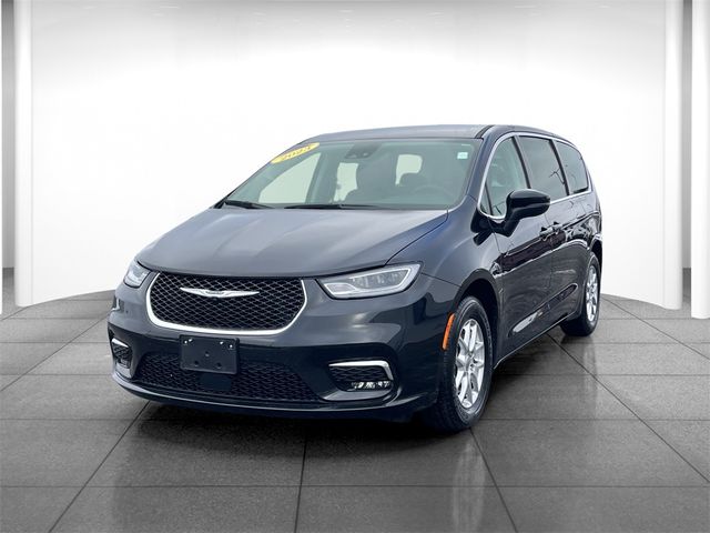 2023 Chrysler Pacifica Touring-L