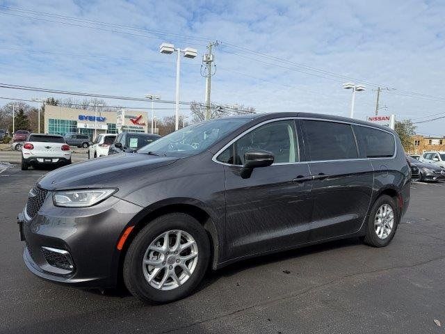 2023 Chrysler Pacifica Touring-L