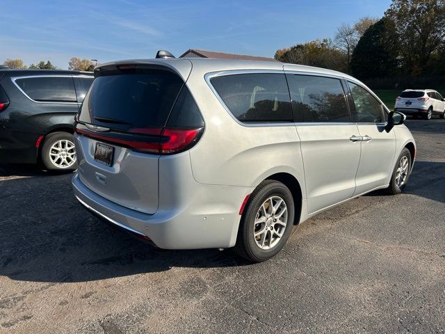 2023 Chrysler Pacifica Touring-L