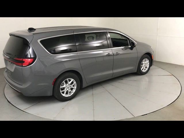 2023 Chrysler Pacifica Touring-L