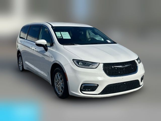 2023 Chrysler Pacifica Touring-L