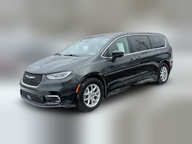 2023 Chrysler Pacifica Touring-L