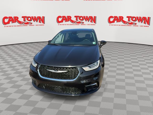 2023 Chrysler Pacifica Touring-L