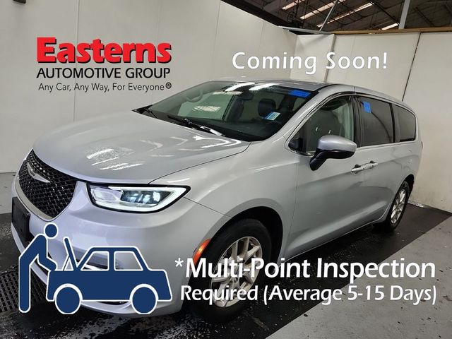 2023 Chrysler Pacifica Touring-L