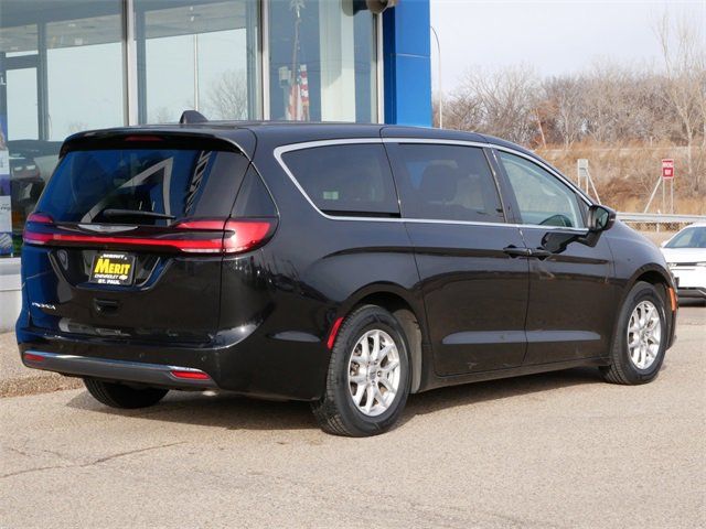 2023 Chrysler Pacifica Touring-L