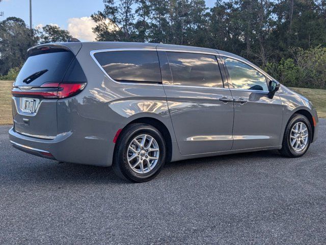 2023 Chrysler Pacifica Touring-L