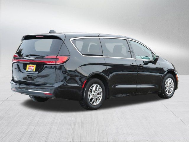 2023 Chrysler Pacifica Touring-L