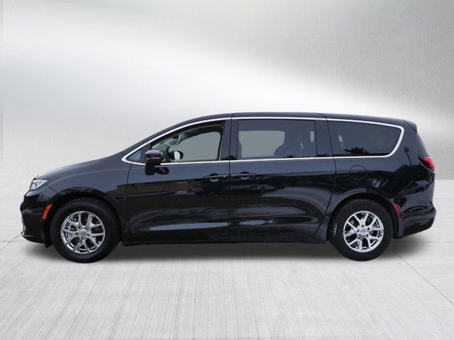 2023 Chrysler Pacifica Touring-L