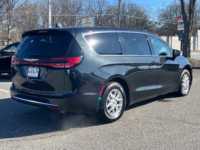 2023 Chrysler Pacifica Touring-L