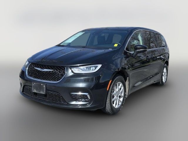 2023 Chrysler Pacifica Touring-L