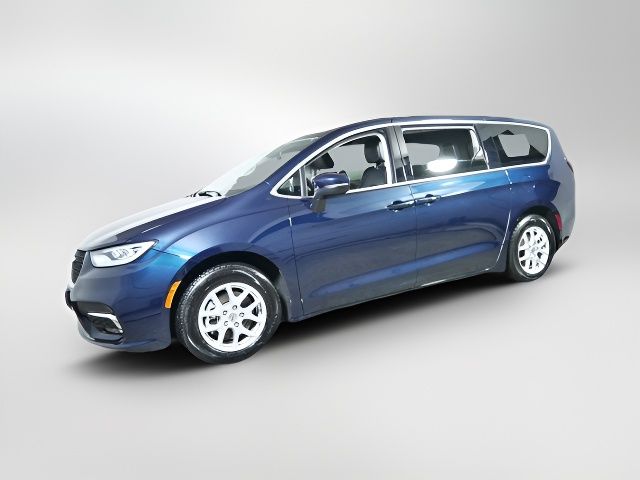 2023 Chrysler Pacifica Touring-L