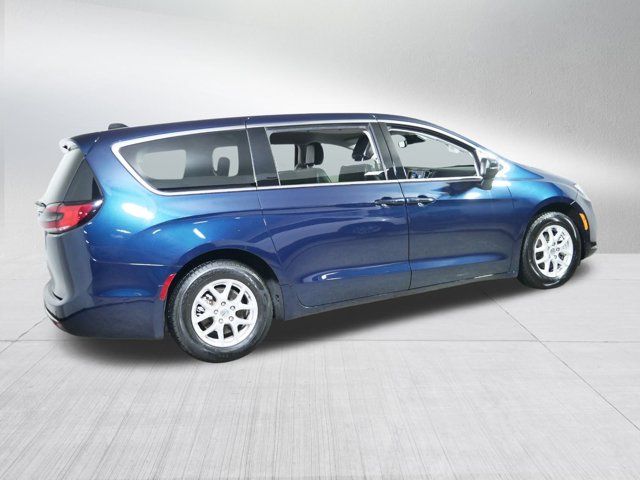 2023 Chrysler Pacifica Touring-L