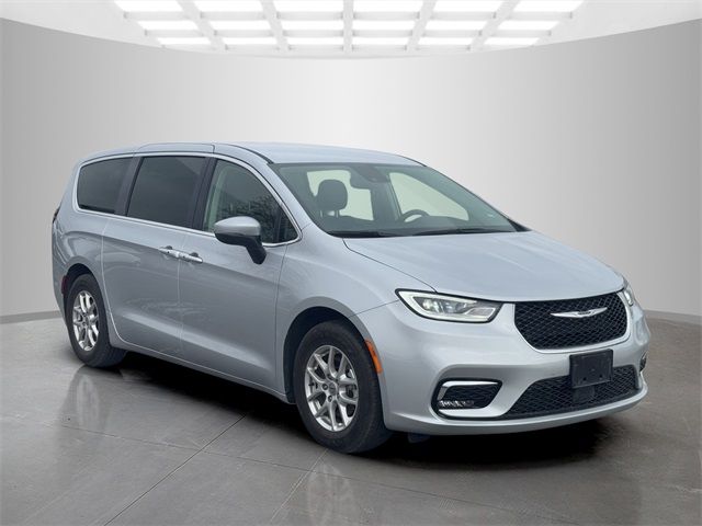 2023 Chrysler Pacifica Touring-L