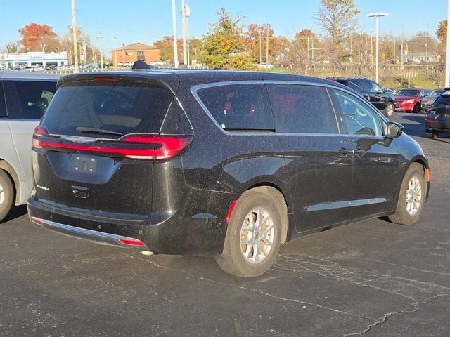 2023 Chrysler Pacifica Touring-L