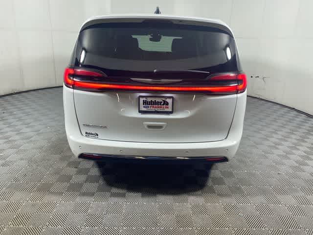 2023 Chrysler Pacifica Touring-L