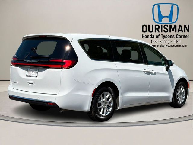 2023 Chrysler Pacifica Touring-L