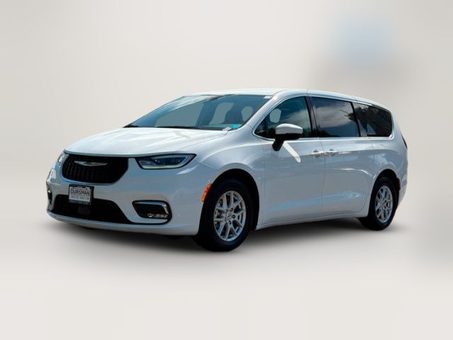 2023 Chrysler Pacifica Touring-L
