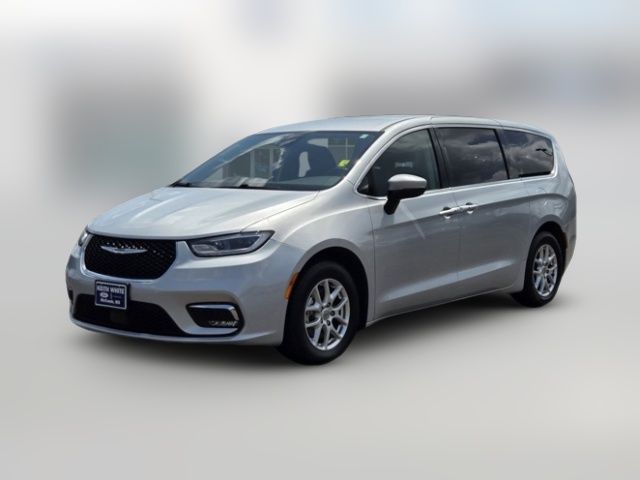 2023 Chrysler Pacifica Touring-L