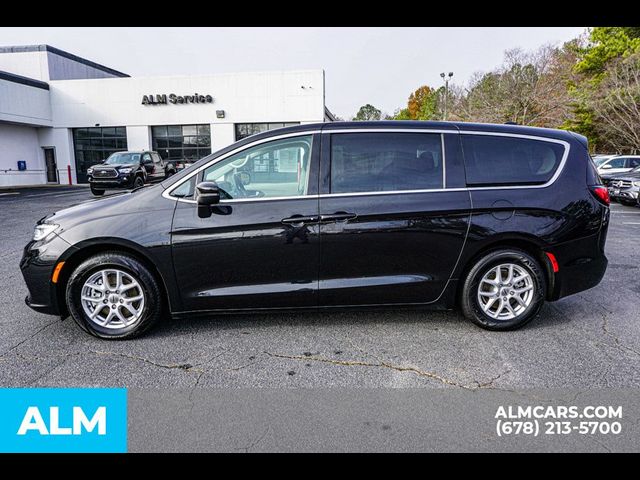 2023 Chrysler Pacifica Touring-L