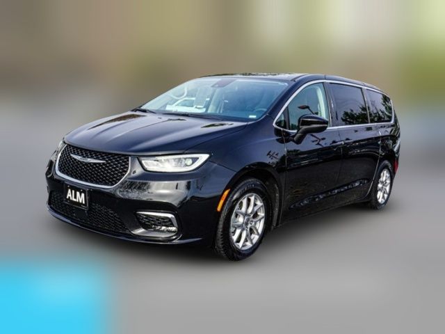 2023 Chrysler Pacifica Touring-L