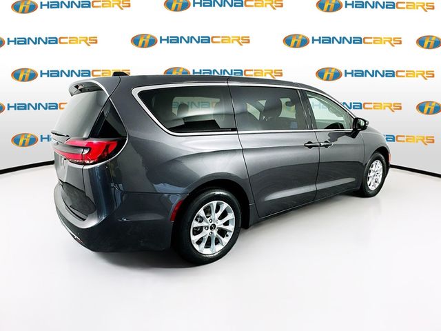 2023 Chrysler Pacifica Touring-L