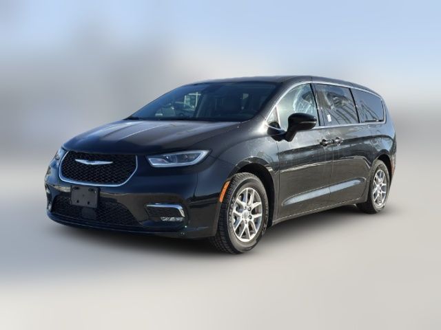 2023 Chrysler Pacifica Touring-L