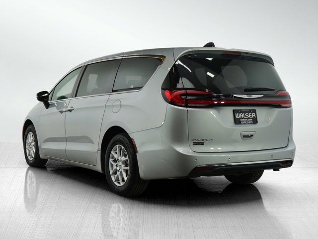 2023 Chrysler Pacifica Touring-L