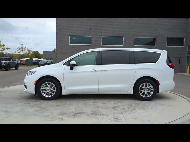 2023 Chrysler Pacifica Touring-L