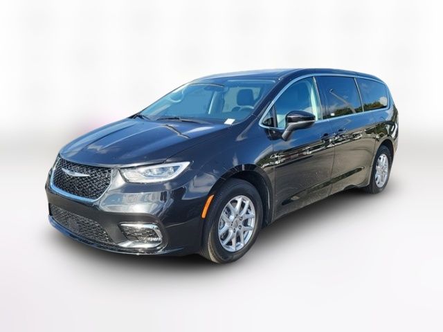 2023 Chrysler Pacifica Touring-L