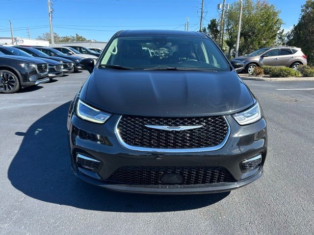 2023 Chrysler Pacifica Touring-L