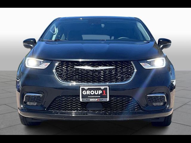 2023 Chrysler Pacifica Touring-L