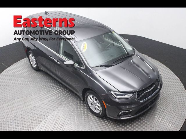 2023 Chrysler Pacifica Touring-L
