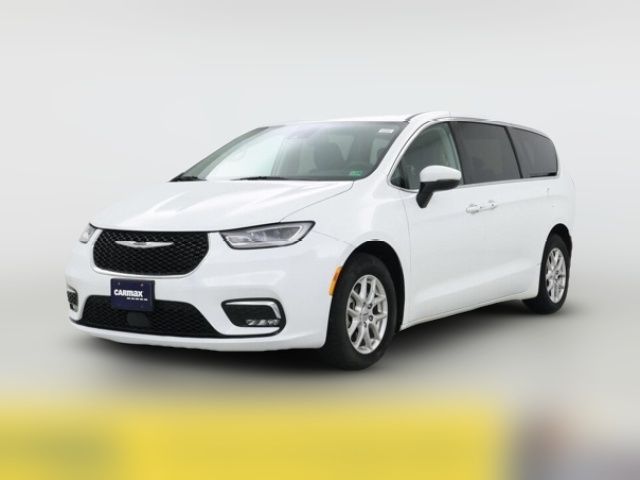 2023 Chrysler Pacifica Touring-L