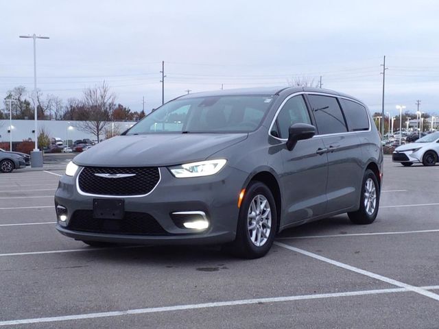 2023 Chrysler Pacifica Touring-L