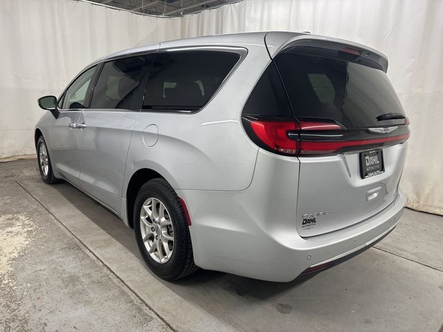 2023 Chrysler Pacifica Touring-L