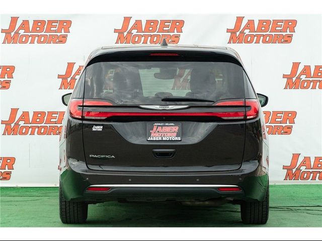 2023 Chrysler Pacifica Touring-L