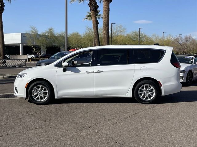 2023 Chrysler Pacifica Touring-L