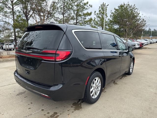 2023 Chrysler Pacifica Touring-L