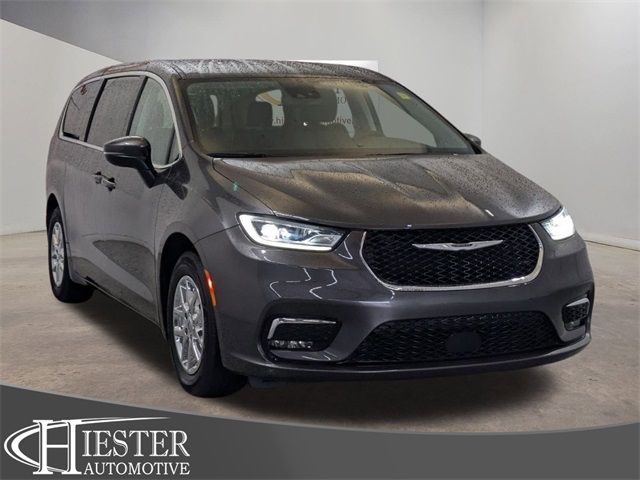 2023 Chrysler Pacifica Touring-L