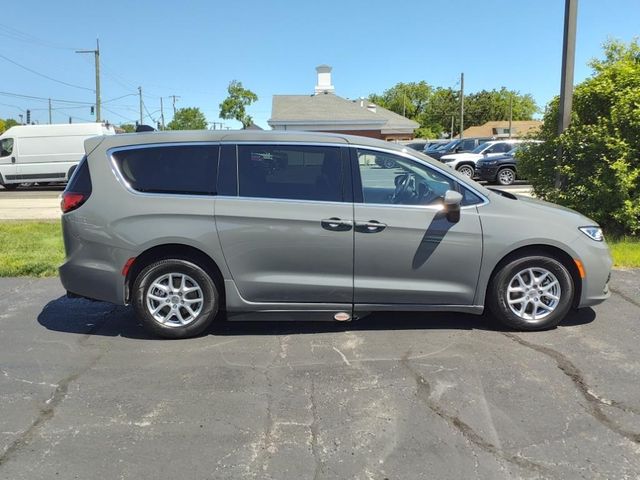 2023 Chrysler Pacifica Touring-L