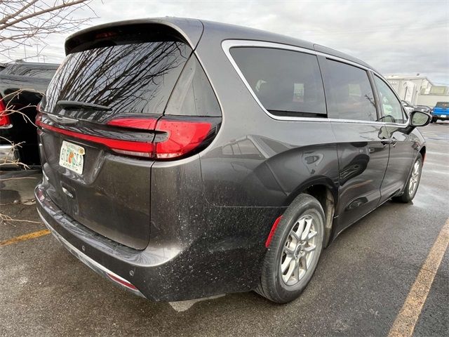 2023 Chrysler Pacifica Touring-L