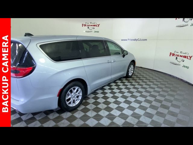 2023 Chrysler Pacifica Touring-L