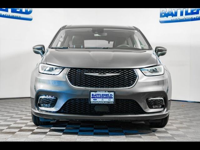 2023 Chrysler Pacifica Touring-L