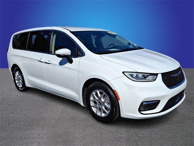 2023 Chrysler Pacifica Touring-L