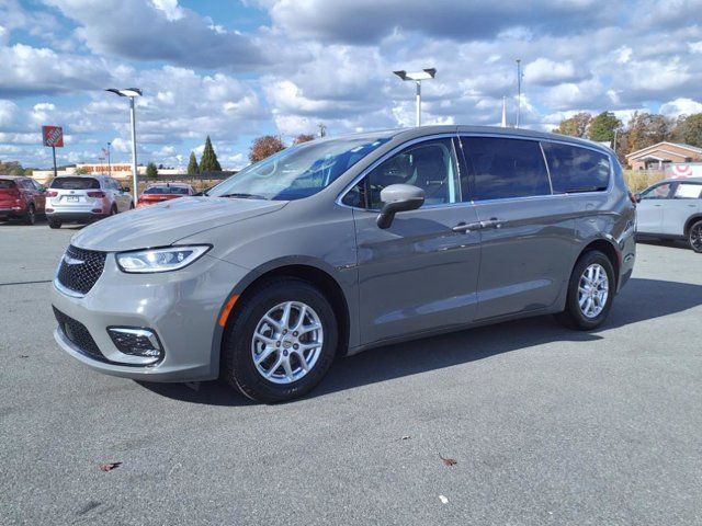 2023 Chrysler Pacifica Touring-L