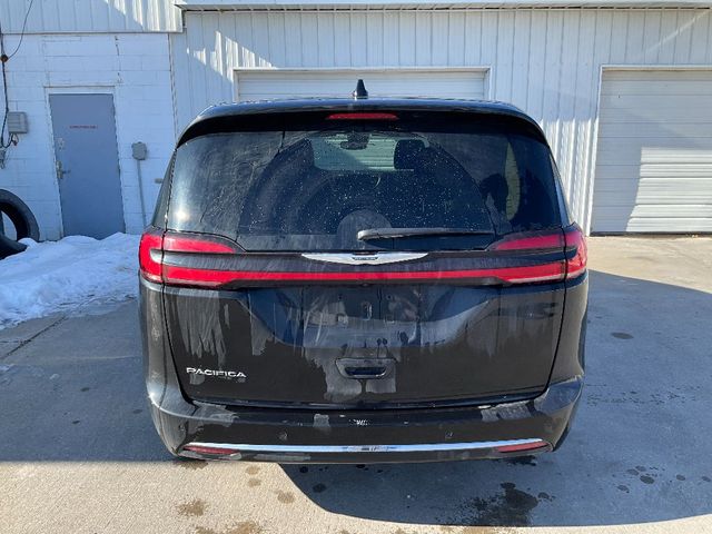 2023 Chrysler Pacifica Touring-L