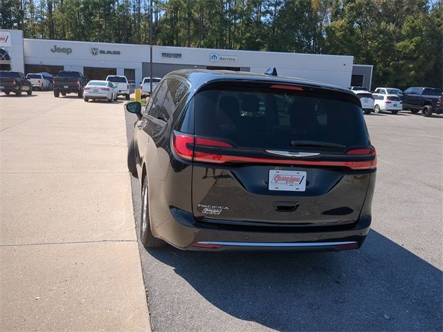 2023 Chrysler Pacifica Touring-L